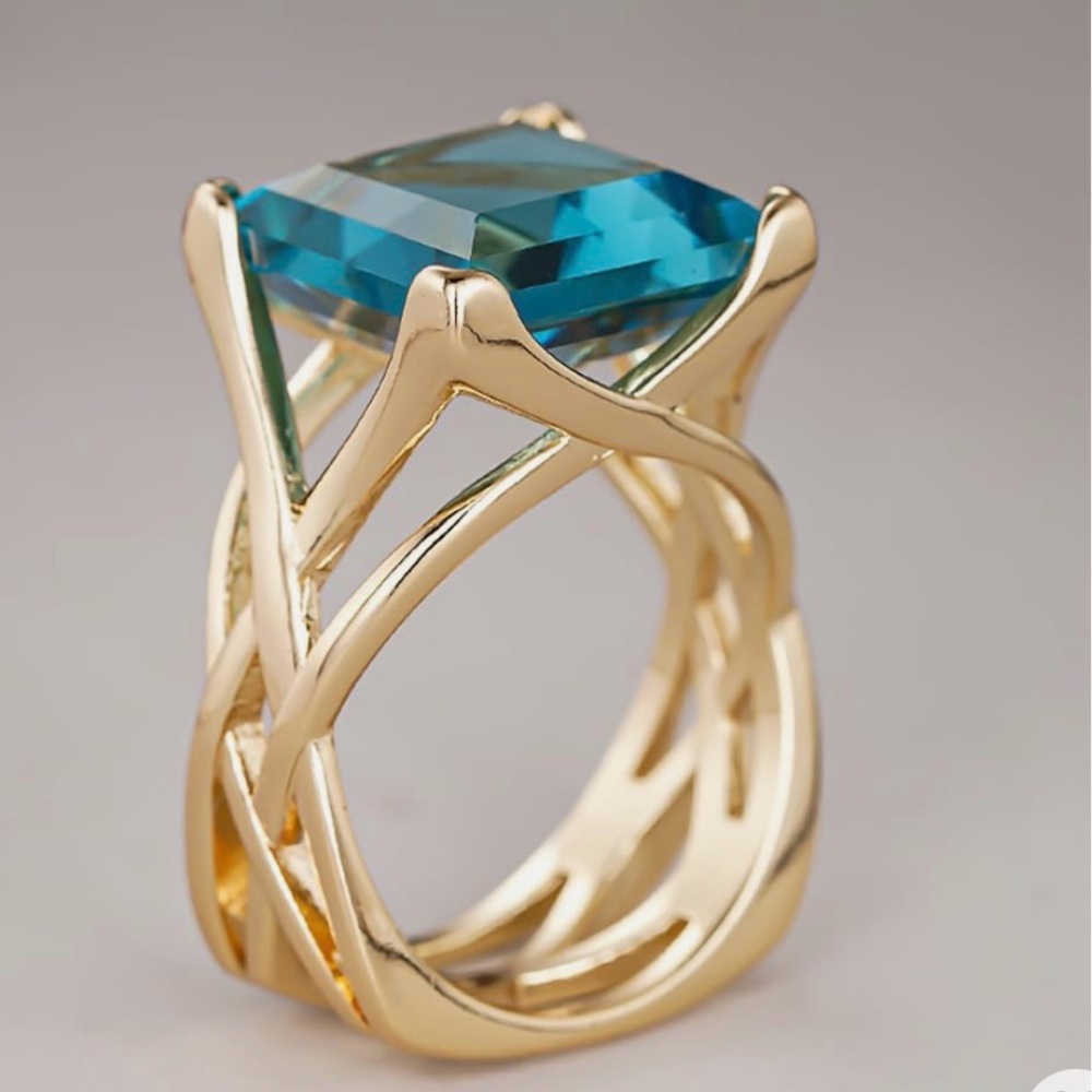 Size 6 Stunning cubic Zirconia Gold and Blue cocktail large statement ring